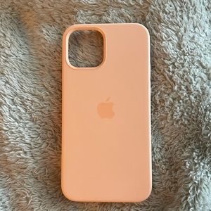 Apple iPhone 12/ 12 Pro Silicone MagSafe Case Cantaloupe